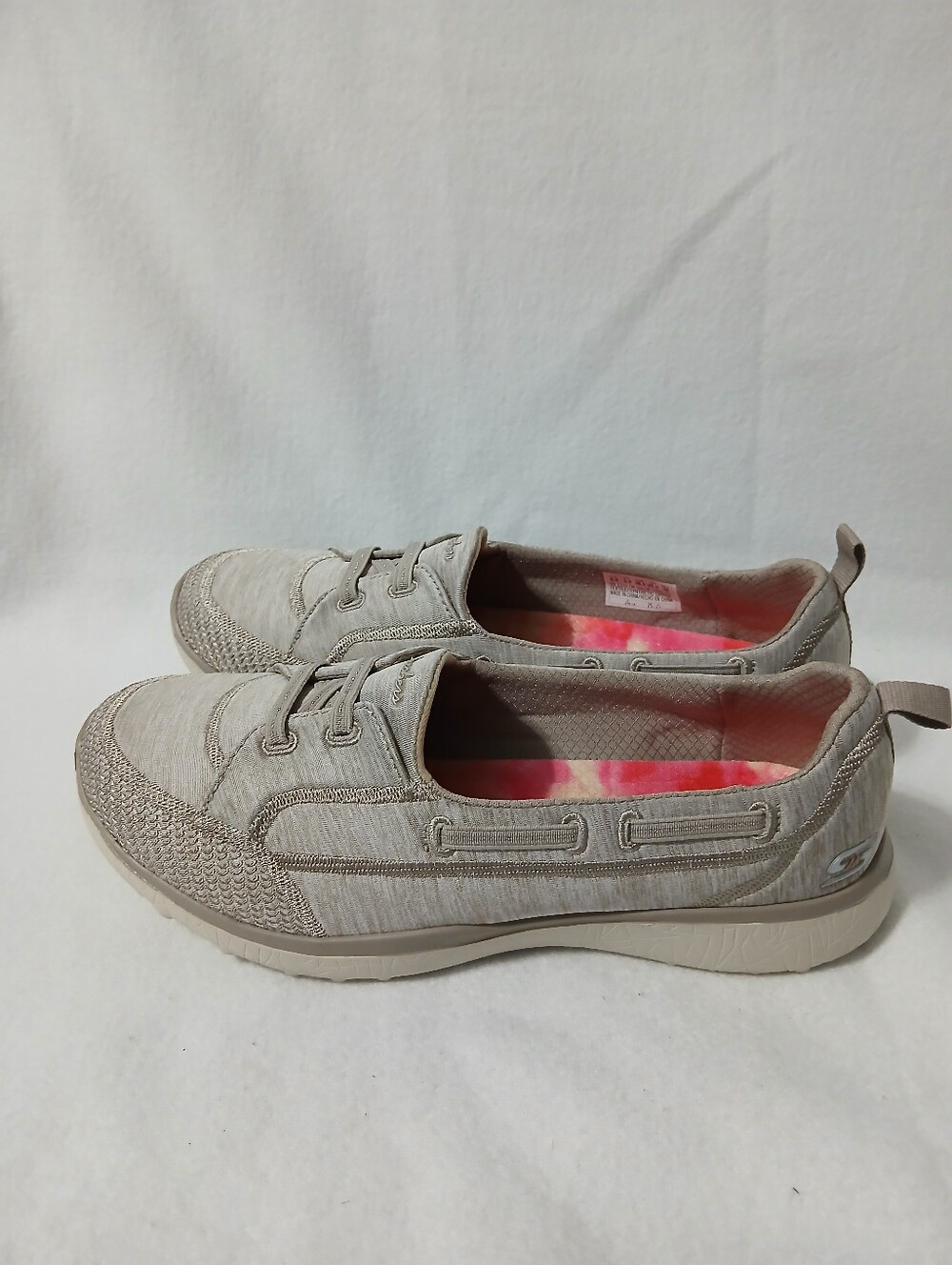 Skechers Women's Beige/Tan Slip-On Moccasin Sneaker Size 8.5 - Picture 1 of 14